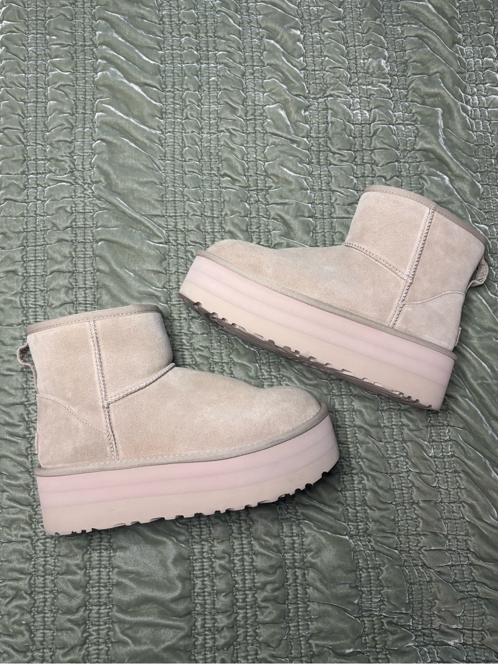 UGG Classic Mini Platform Boot